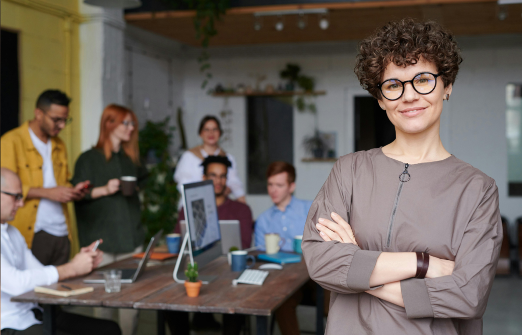 A group of retirees attending a financial workshop meeting