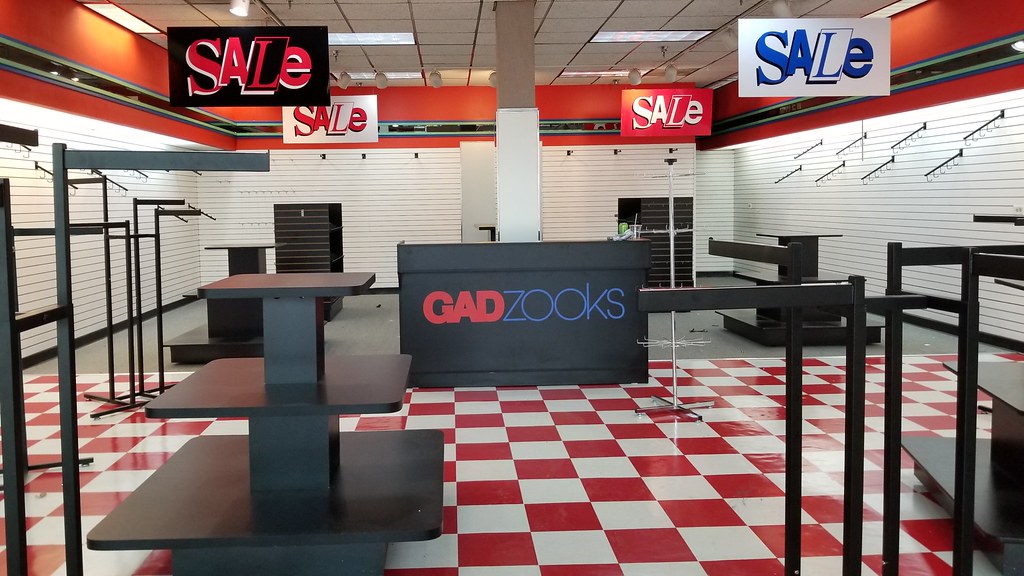 Empty Gadzooks store inside a mall