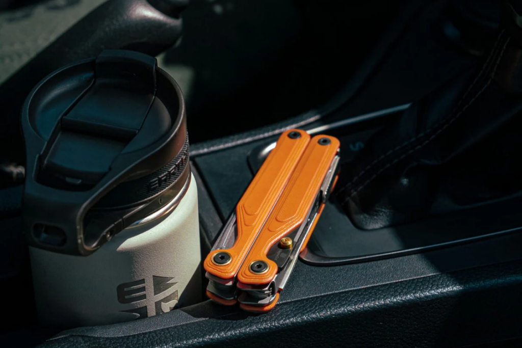 Best-selling Leatherman wave alpha multi-tool