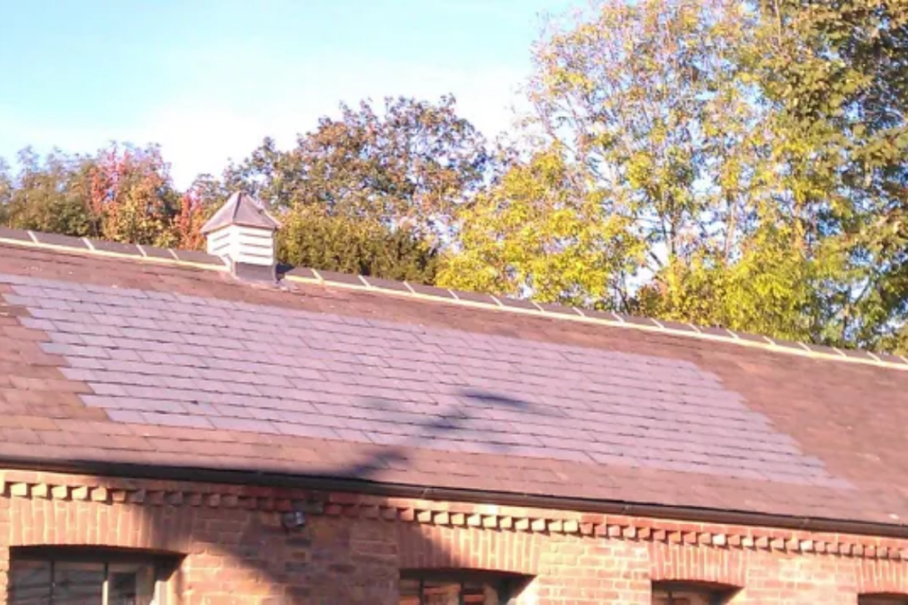 Solar roof tiles