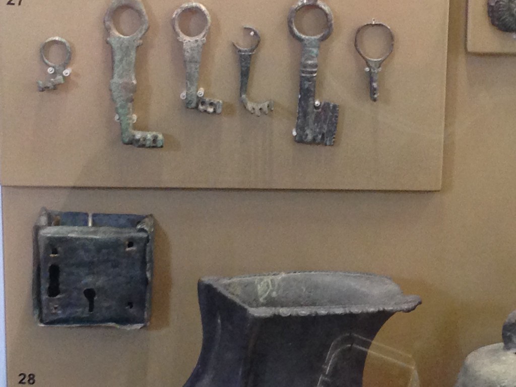 Display of ancient Keys and a Roman Lock