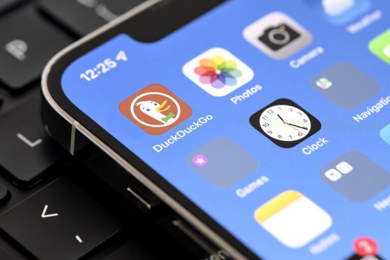 DuckDuckGo app on phone