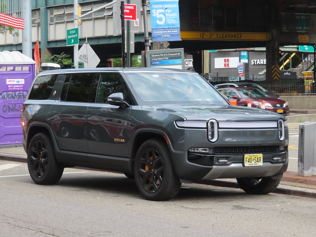 Rivian R1S EV Car