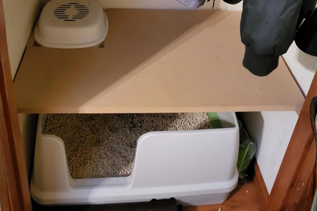 Cat litter box in closet